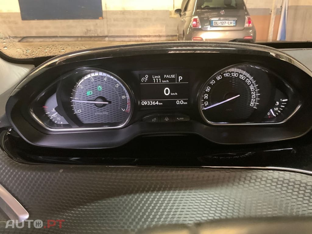 Peugeot 2008 1.2 e-THP GT Line 