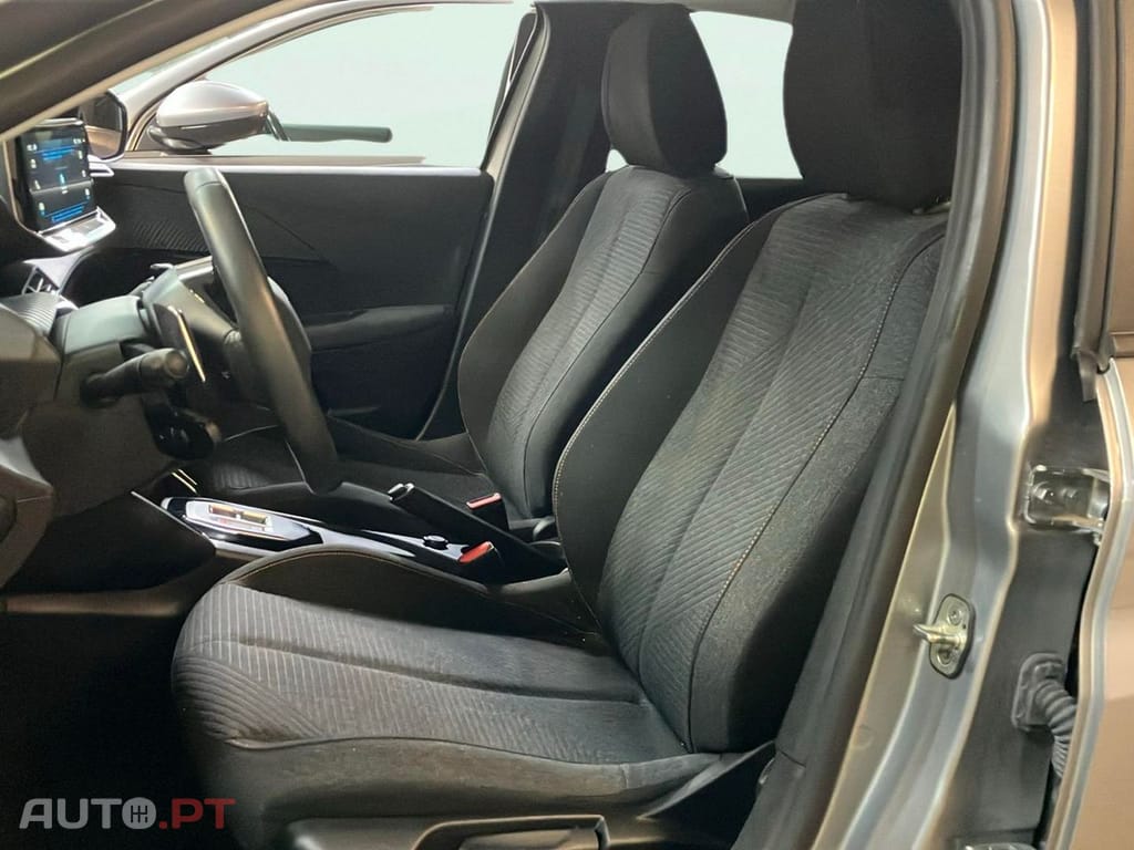 Peugeot 208 1.2 Hybrid Style e-DCS6