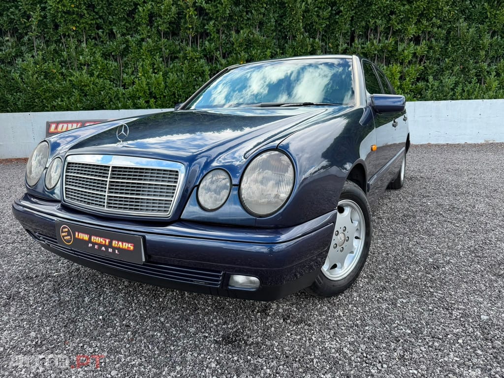 Mercedes-Benz E 220 D Classic