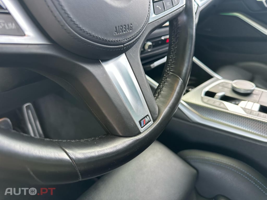 BMW 330 e Touring Pack Desportivo M Auto