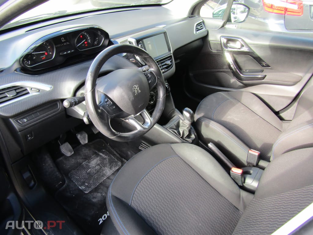 Peugeot 208 1.6 BlueHDi Style