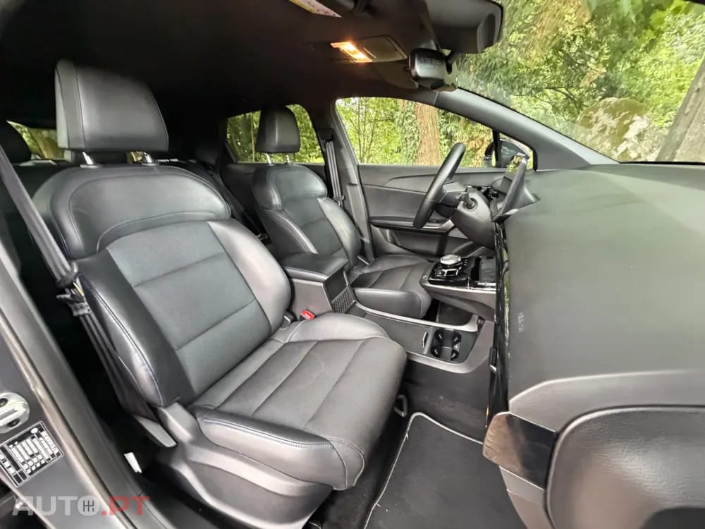 MG MG4 77 kWh Extended Range Luxury