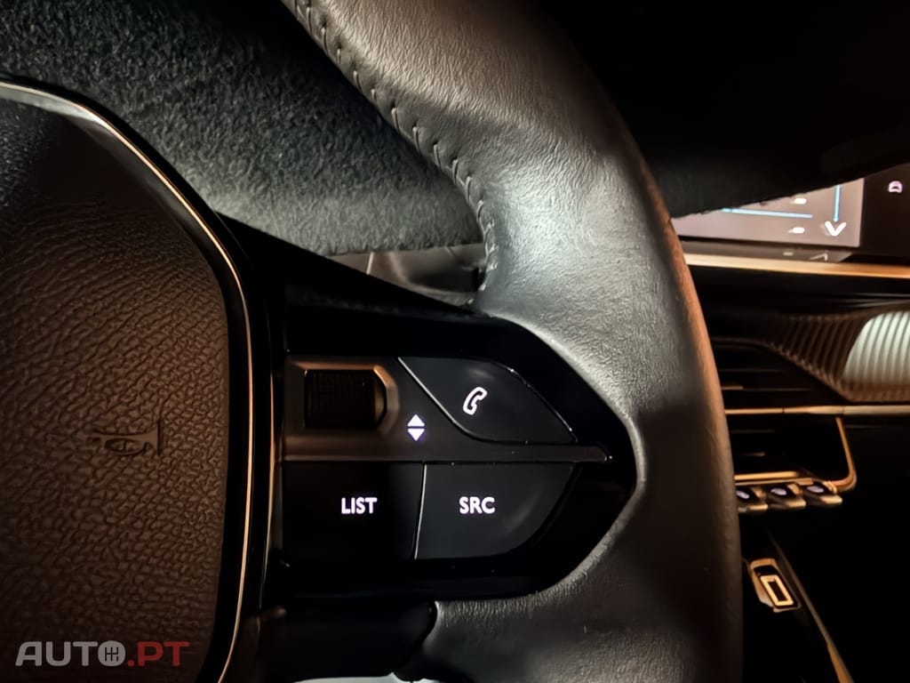Peugeot E-2008 50 kWh Active Pack