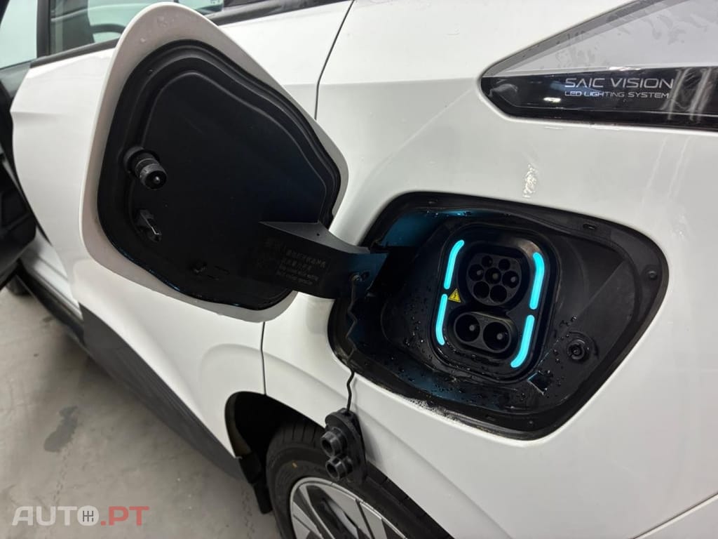 MG MG4 EV Standard 2WD