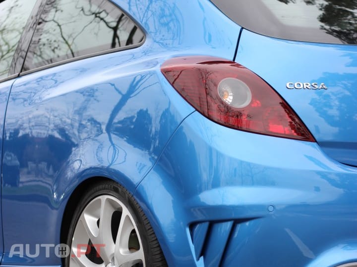 Opel Corsa 1.6 Turbo OPC