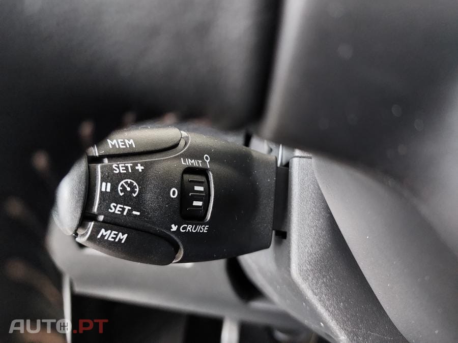 Peugeot 3008 1.5 BlueHDi Active