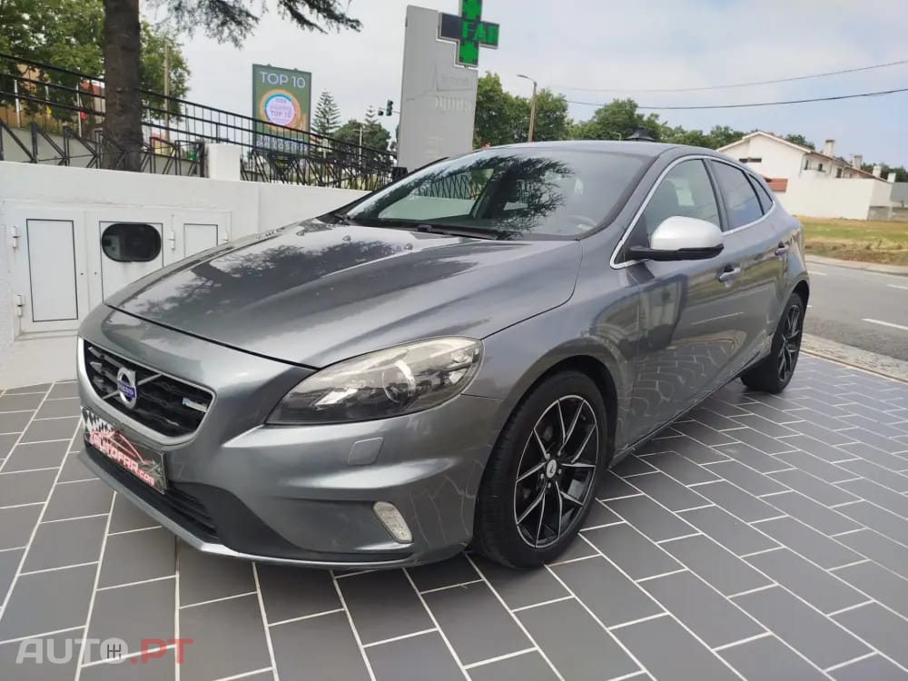 Volvo V40 2.0 D4 R-Design Summum