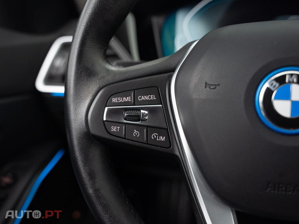 BMW 330 e Line Luxury Auto