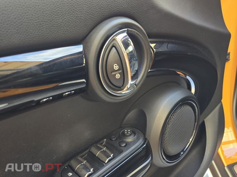 MINI Cooper Cooper D Auto