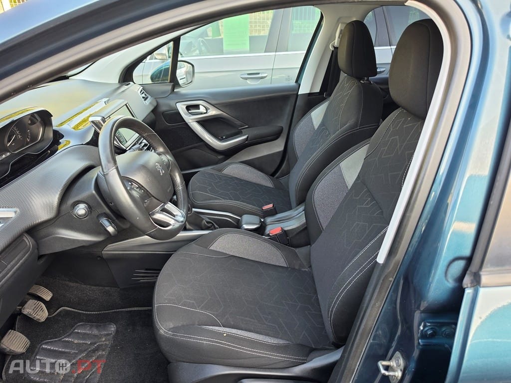 Peugeot 2008 1.2 PureTech Active