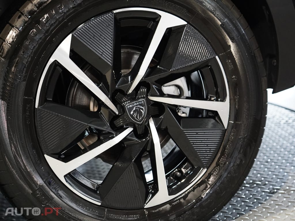 Peugeot 408 1.2 PureTech Allure EAT8