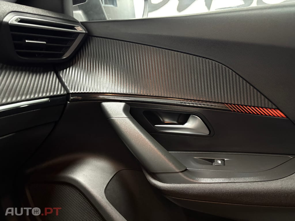 Peugeot 2008 1.2 PureTech Active Pack EAT8