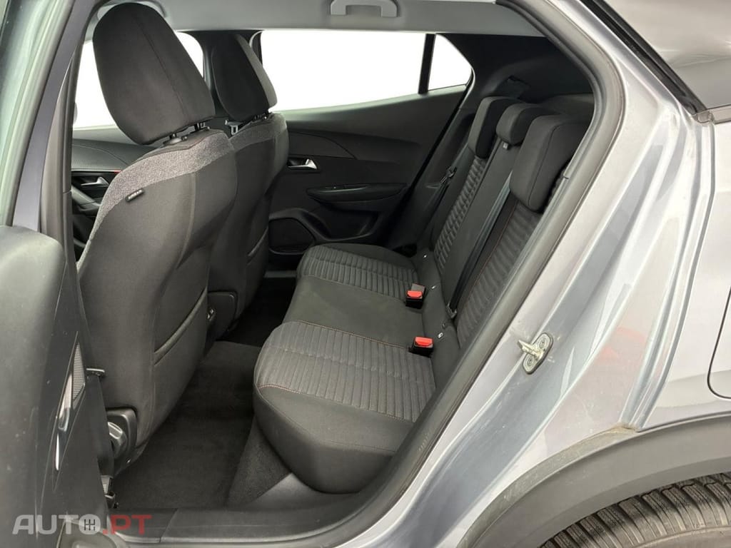 Peugeot 2008 1.2 PureTech Active Pack EAT8