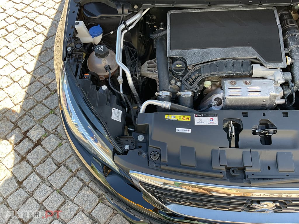Peugeot 308 1.2 PureTech Allure EAT8