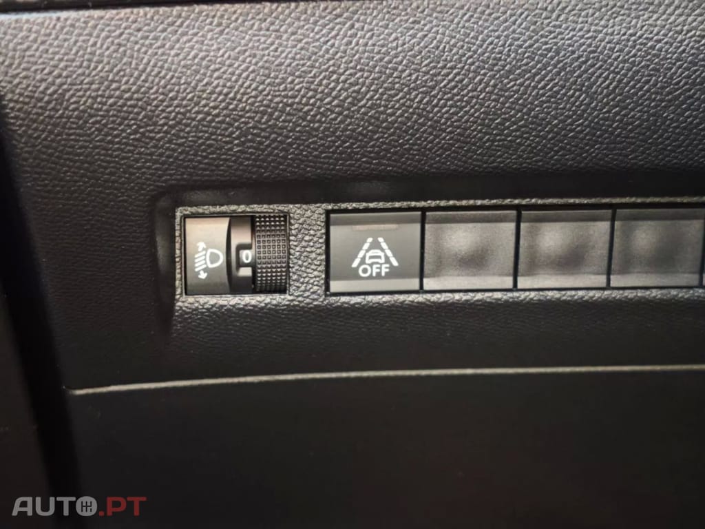Peugeot E-2008 50 kWh Allure