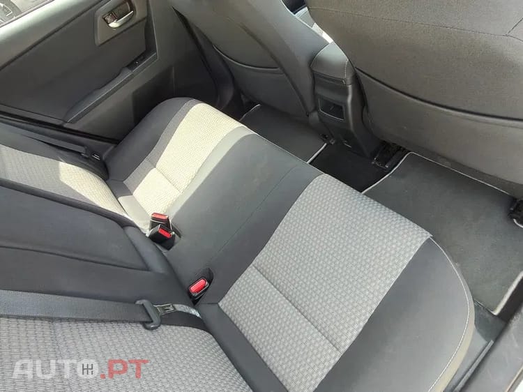 Toyota Auris 1.8 HSD Confort Pack Style CVT