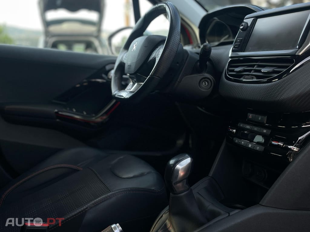 Peugeot 208 GT Line
