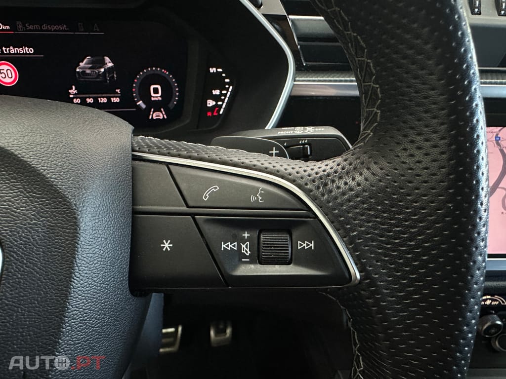 Audi Q3 45 TFSIe S line S tronic