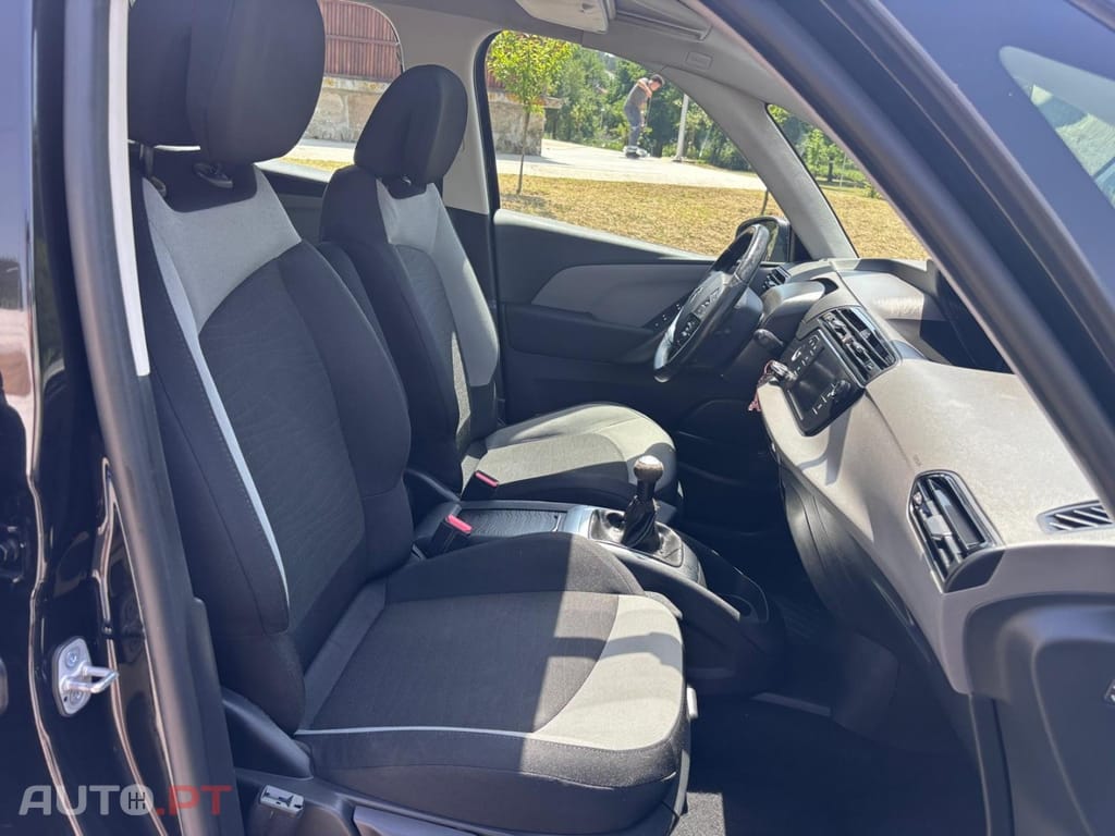 Citroën Grand C4 Spacetourer 1.6 BlueHDi Live — fotografia 13