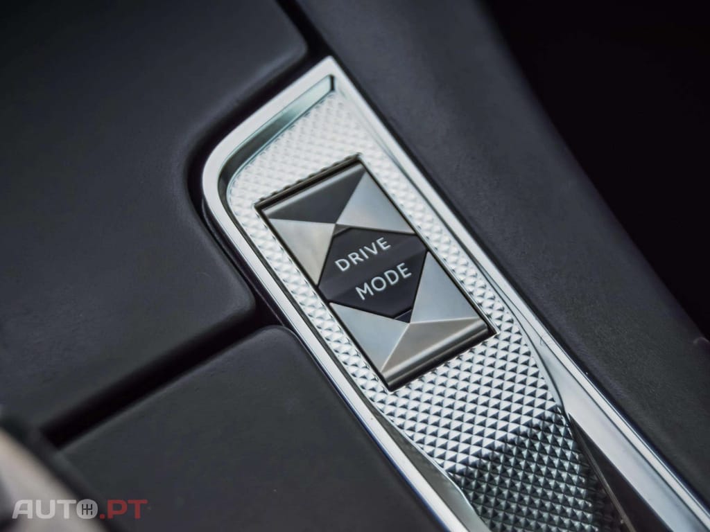 DS DS7 Crossback E-Tense 4x4 Rivoli 300cv