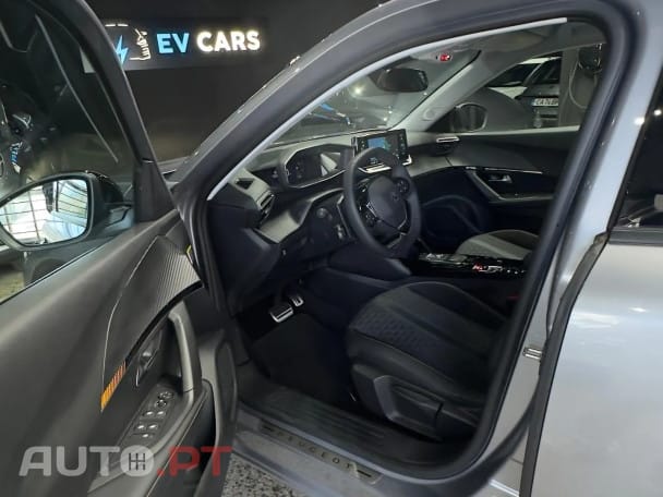 Peugeot E-2008 all