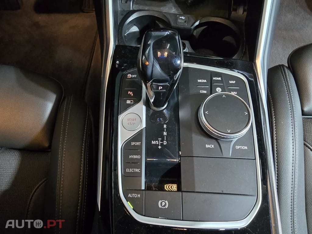 BMW 320 e xDrive Aut. — fotografia 10