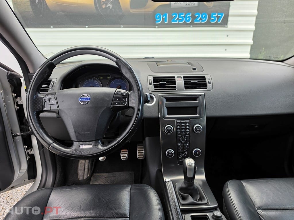 Volvo V50 1.6 D R-Design — fotografia 10