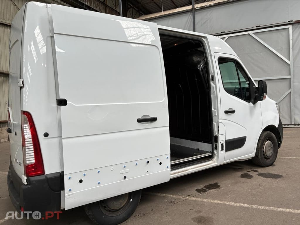 Renault Master 2.3 dCi L1H2 3.3T Grand Confort