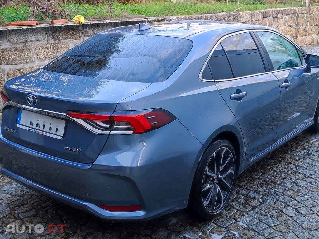 Toyota Corolla Hybrid Luxury