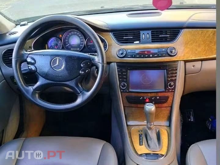 Mercedes-Benz CLS 320 Top gama