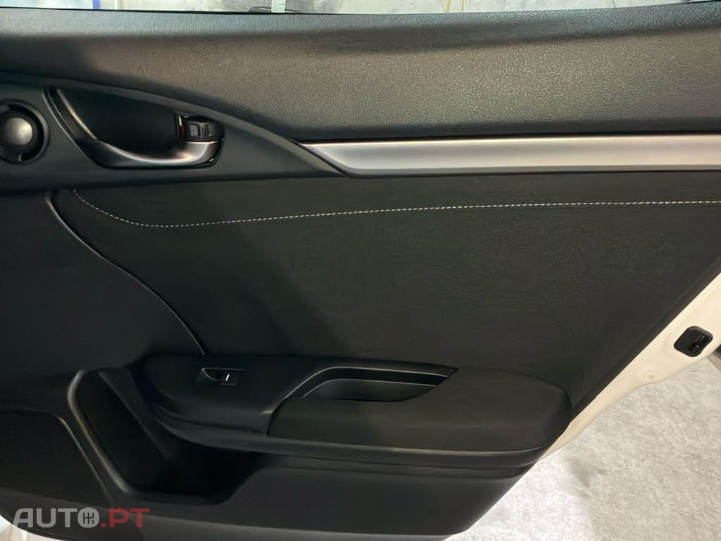Honda Civic 1.0 i-VTEC Elegance