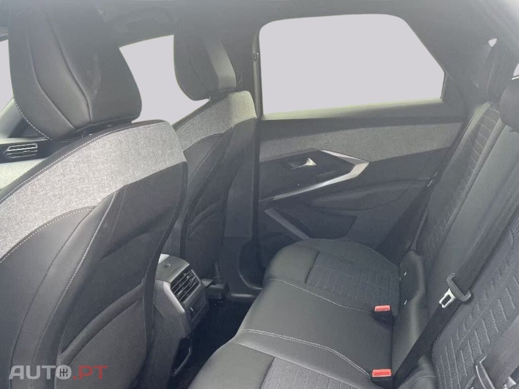 Peugeot 3008 1.2 Hybrid 136 Allure I.V.A DEDUTÍVEL 