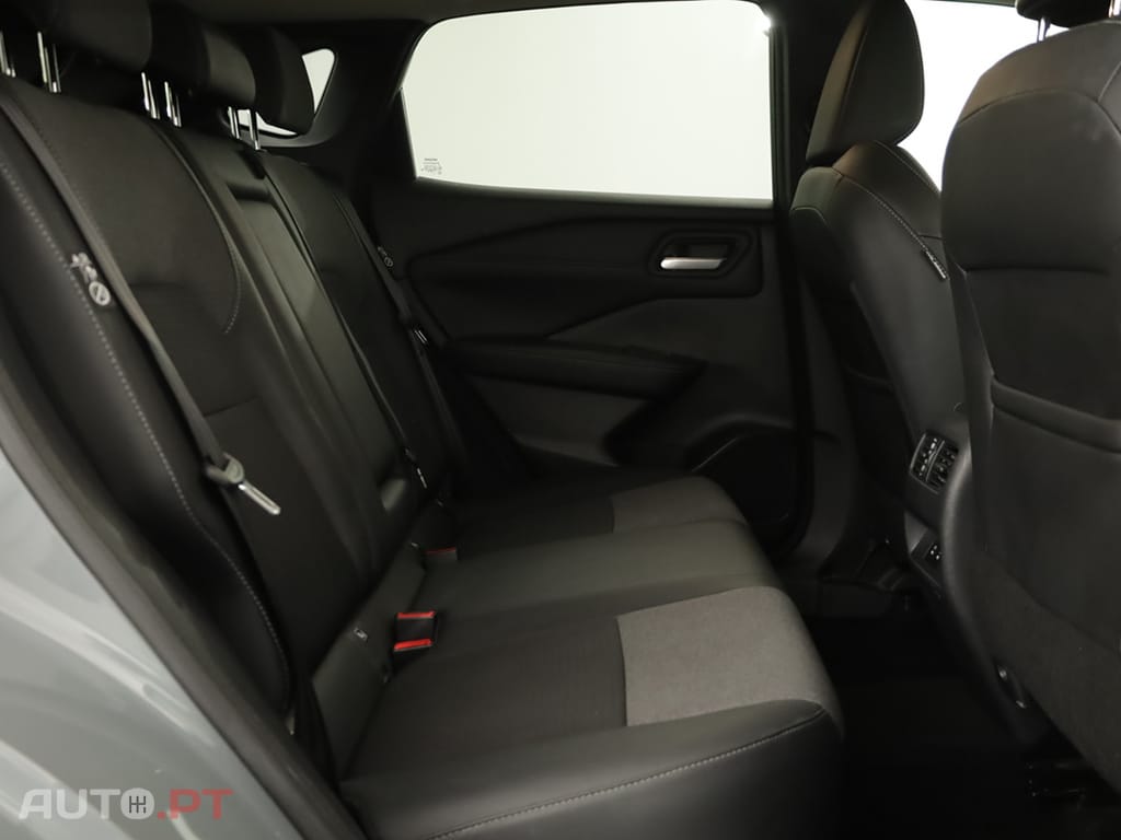 Nissan Qashqai Qashqai 1.3 DIG-T N-Connecta LED Xtronic
