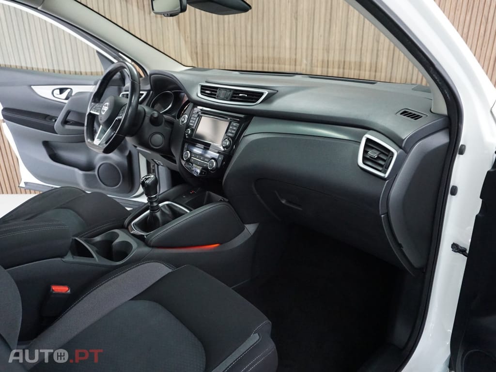 Nissan Qashqai 1.5 dCi N-Connecta 18