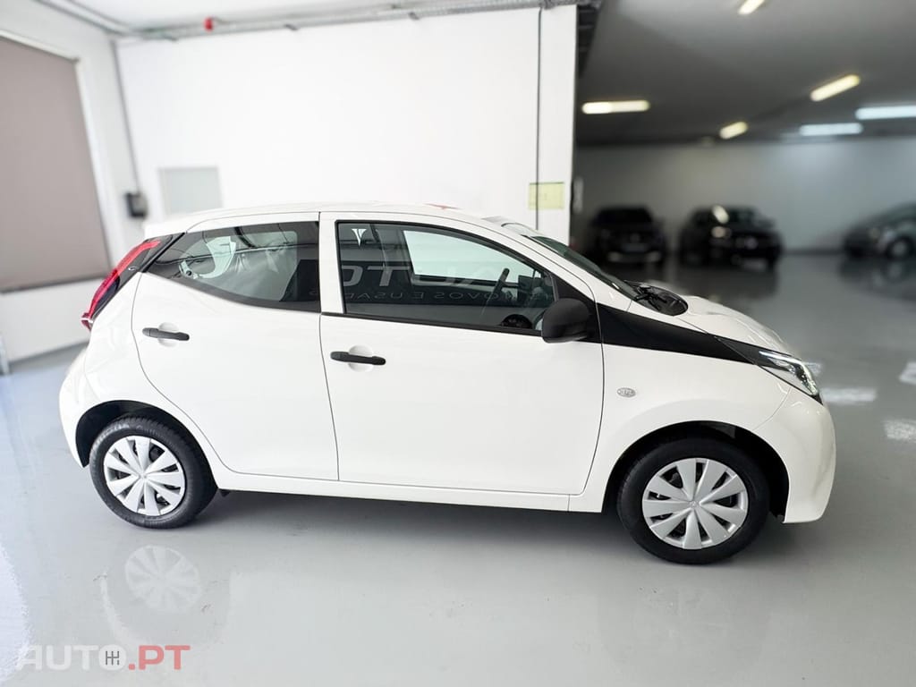 Toyota Aygo 1.0 X-Play Plus