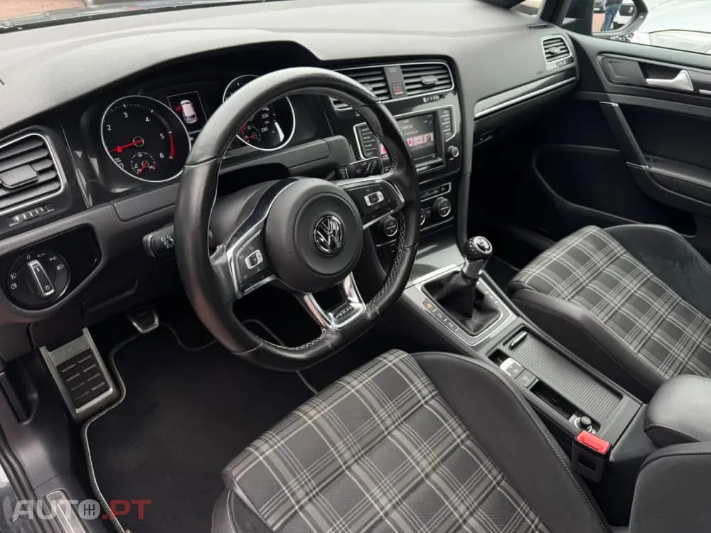 Volkswagen Golf 2.0 TDi GTD