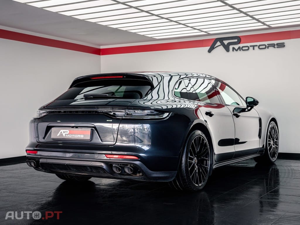 Porsche Panamera 4 E-Hybrid Platinum Edition