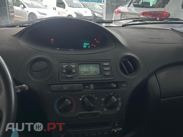 Toyota Yaris 1.3 Luna ABS+CD+AC