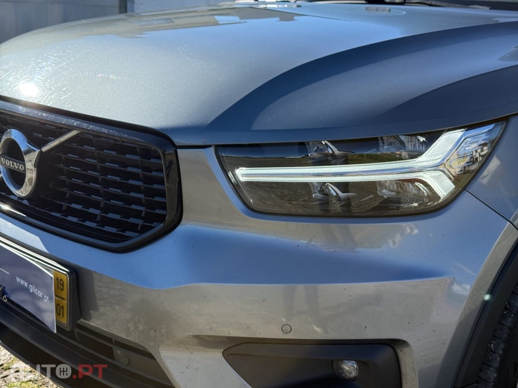Volvo XC40 2.0 T4 R-Design