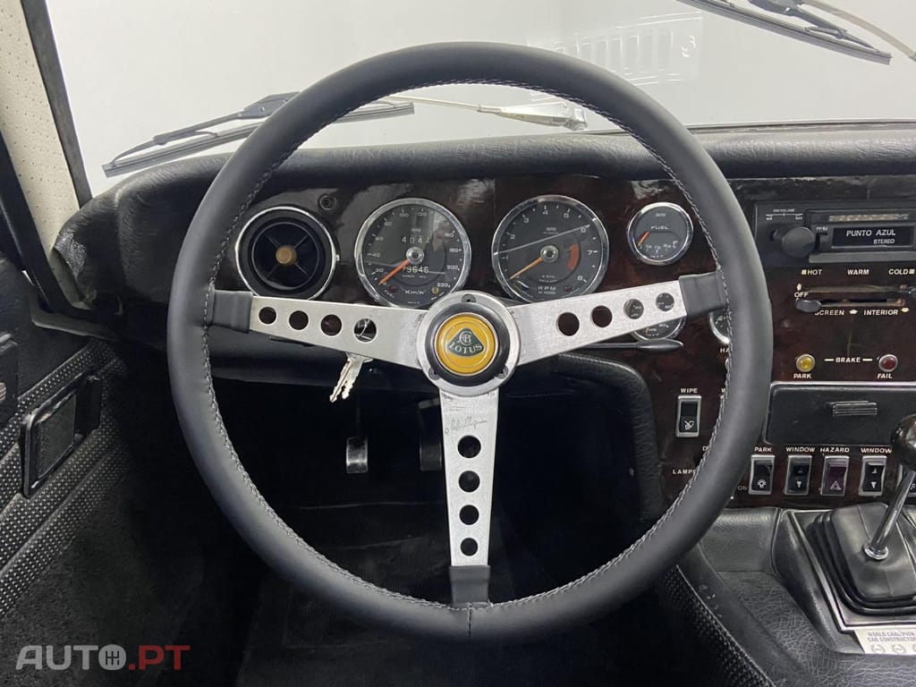 Lotus 2-Eleven Elan