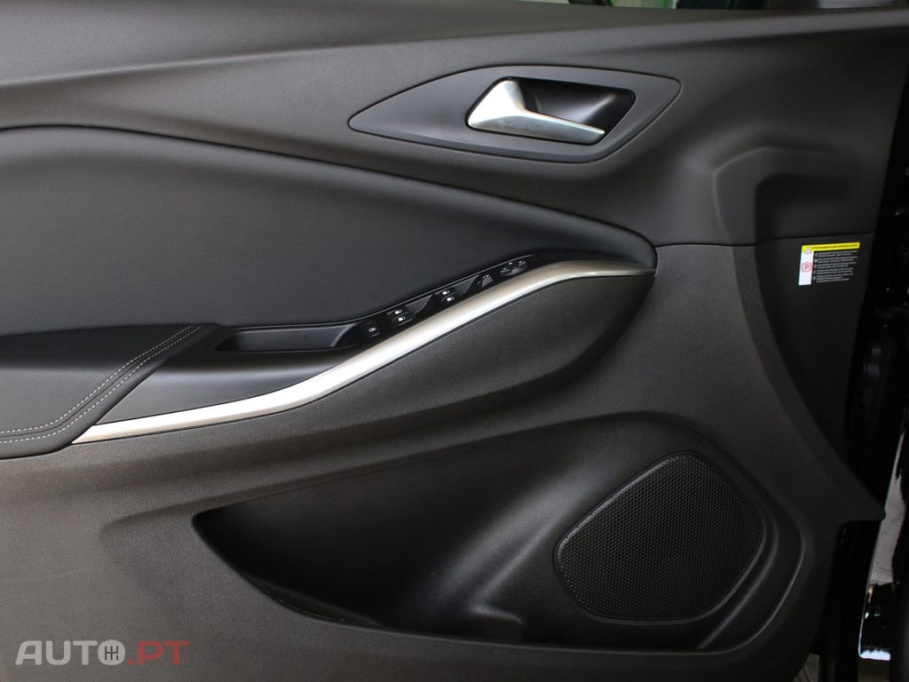 Opel Grandland (X) 1.2 T GS Line