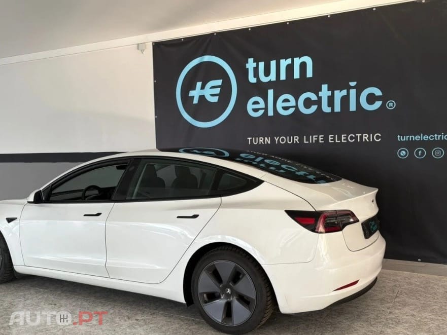 Tesla Model 3 Standard Range Plus RWD