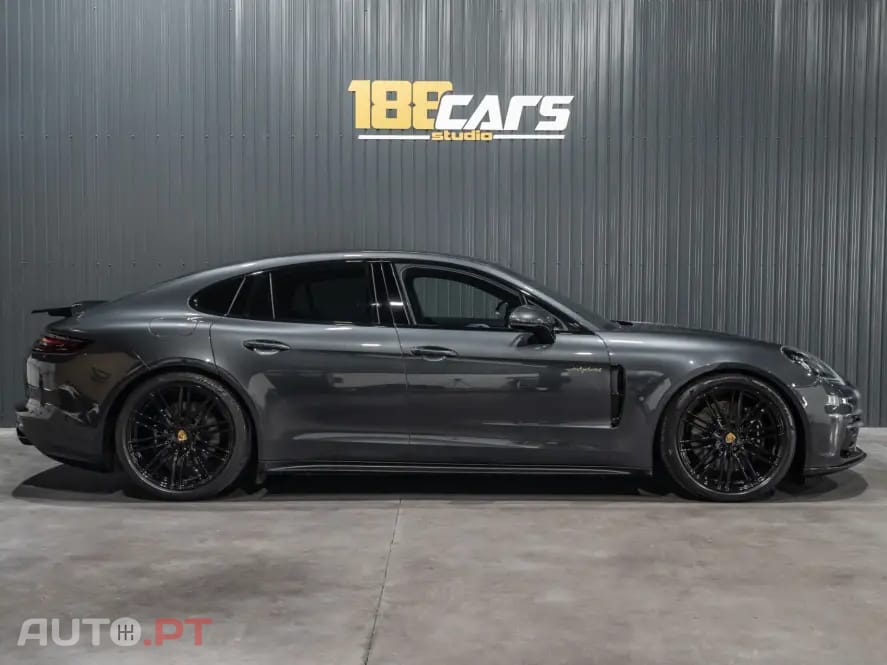 Porsche Panamera 4 E-Hybrid