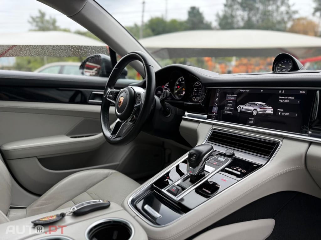 Porsche Panamera 4 E-Hybrid