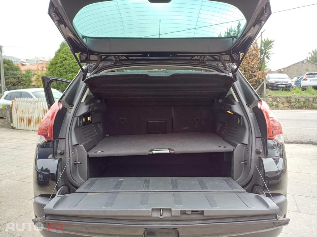 Peugeot 3008 1.6 e-HDi Allure 2-Tronic 110g — fotografia 9