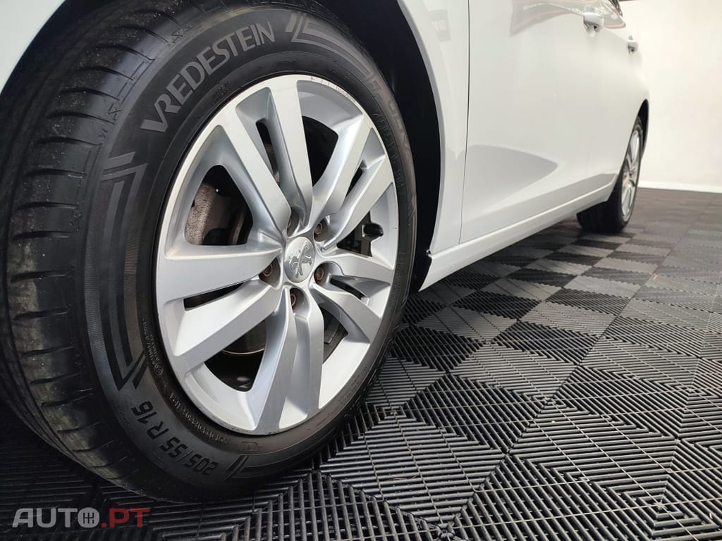 Peugeot 308 1.5 BlueHDi Allure