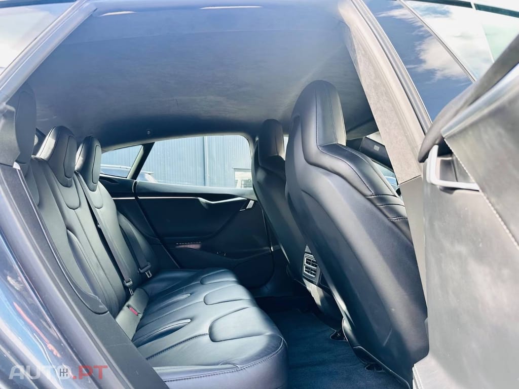 Tesla Model S 85D