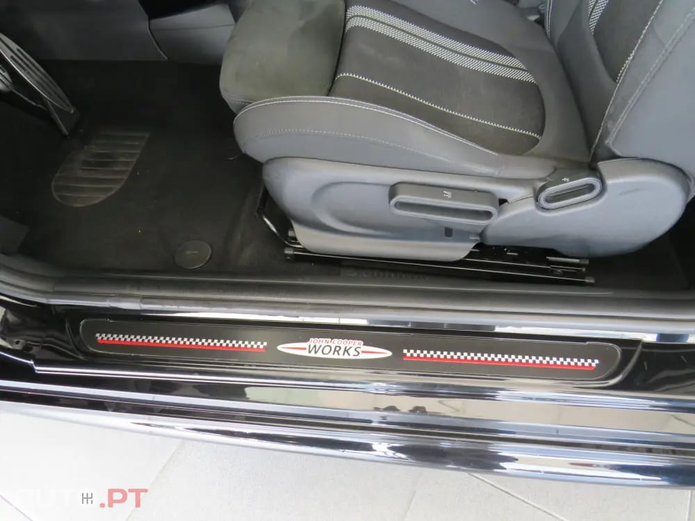 MINI Cabrio John Cooper Works