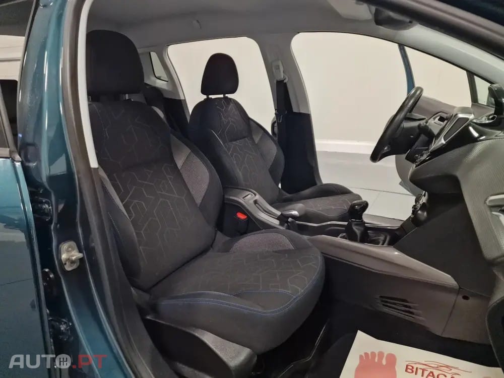 Peugeot 2008 1.2 PureTech Style