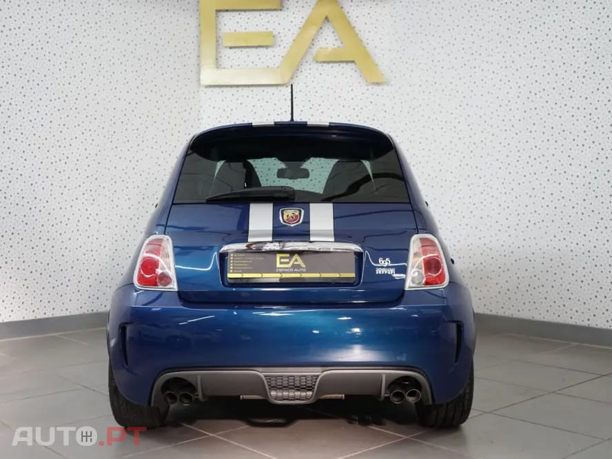Abarth 695 Outro